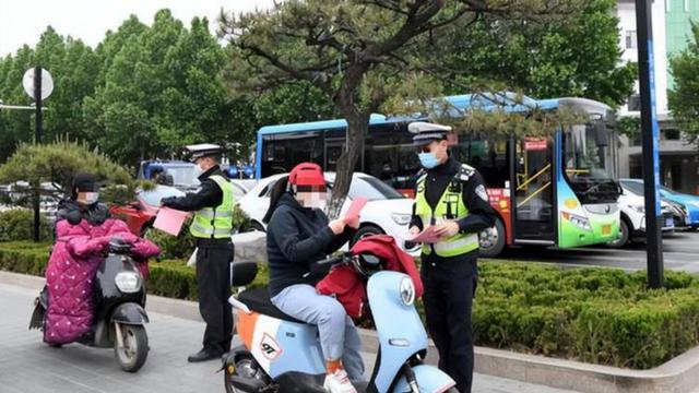 车上路有“5不能”新要求别被罚了才知道J9国际网站2025年2月起执行电动
